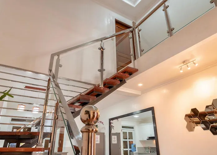 Strata Homestay- Luxurious 2- Storey Townhouse
