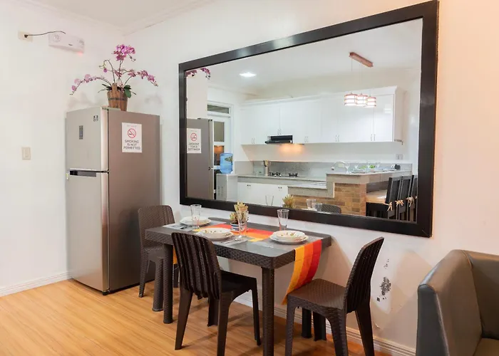 Strata Homestay- Luxurious 2- Storey Townhouse
