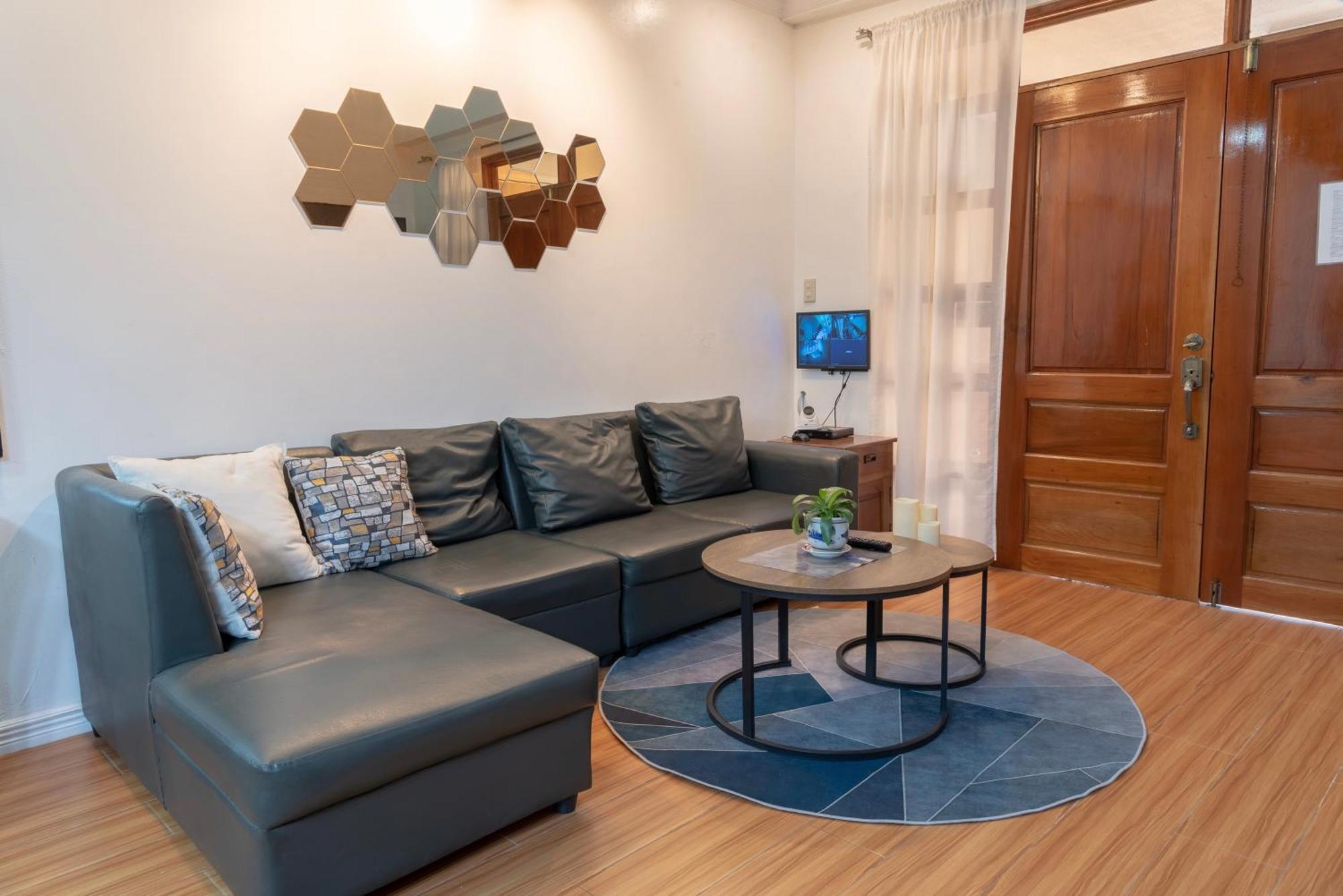 Holiday home Strata Homestay- Luxurious 2- Storey Townhouse *