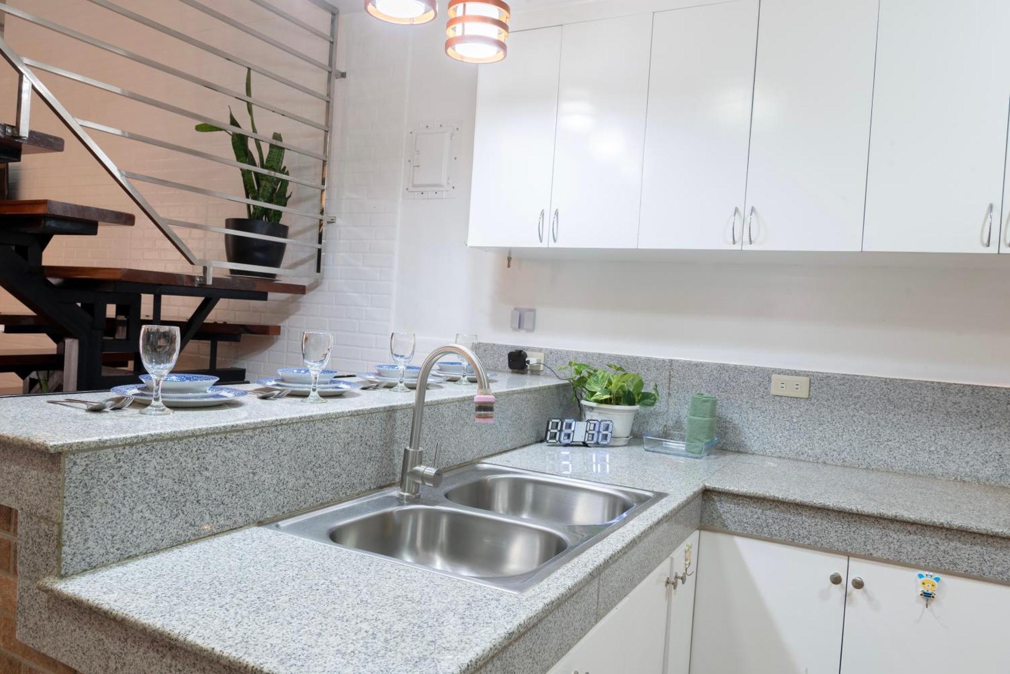 Strata Homestay- Luxurious 2- Storey Townhouse Baguio City