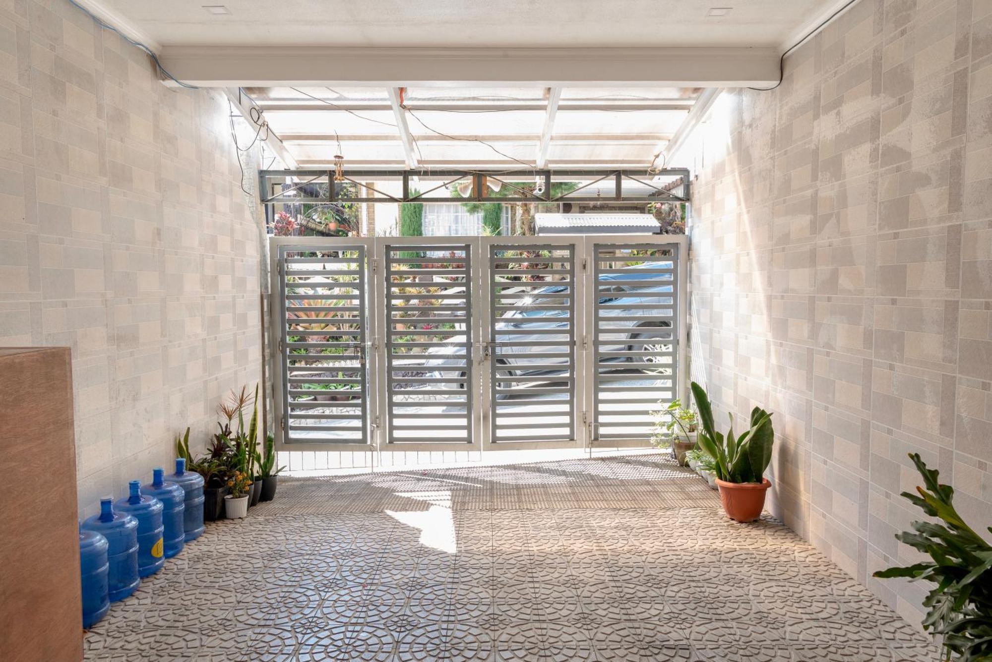 Strata Homestay- Luxurious 2- Storey Townhouse